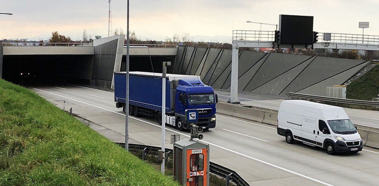 LKW auf Autbahn