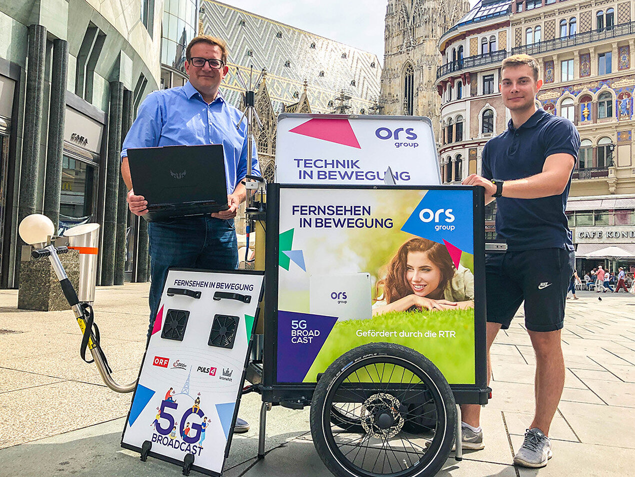 Techniker mit Messwagen am Wiener Stephansplatz